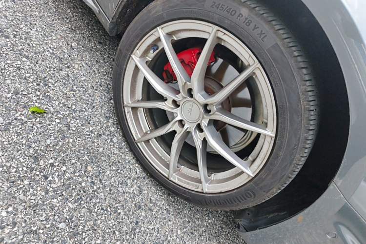 Used Audi A4L 2019 40 TFSI Fashion Edition China VI Emission Standard Right Front Wheel Hub