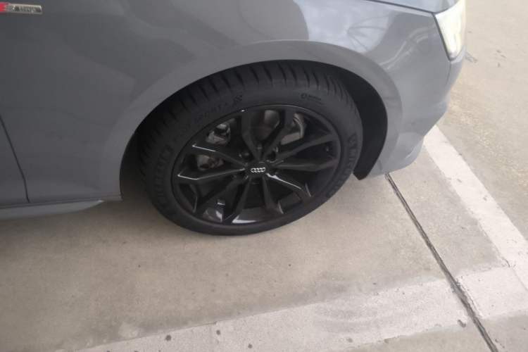 Used Audi A4L 2019 40 TFSI Fashion Edition China VI Emission Standard Right Front Wheel Hub