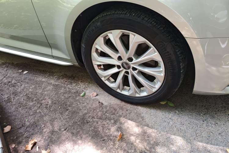 Used Audi A4L 2019 40 TFSI Ambition China VI Right Front Wheel Hub