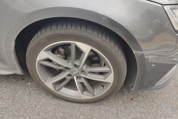 Used Audi A4L 2019 40 TFSI Fashion Edition China VI Emission Standard Right Front Wheel Hub