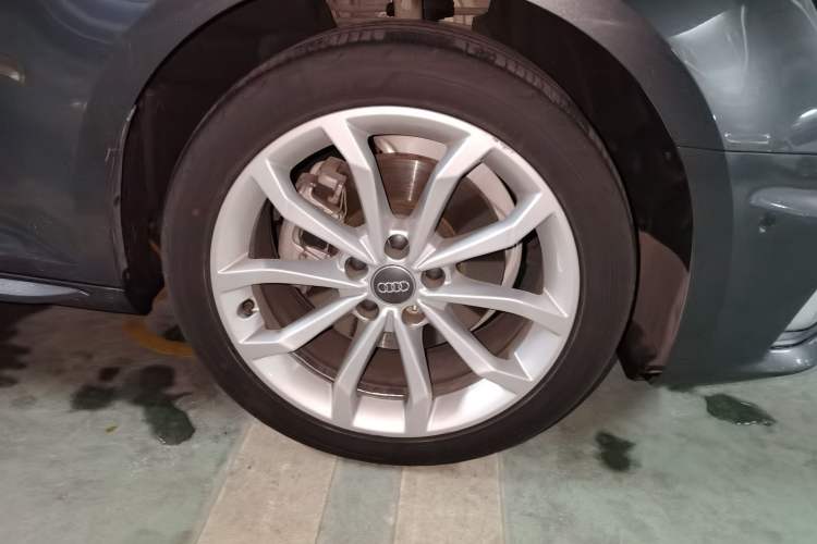 Used Audi A4L 2019 40 TFSI Fashion Edition China VI Emission Standard Right Front Wheel Hub