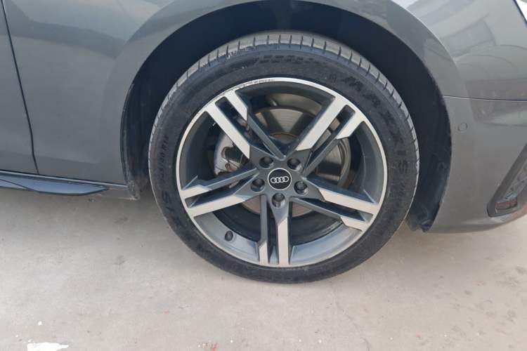 Used Audi A4L 2019 45 TFSI quattro Individual Sport Edition China VI Right Front Wheel Hub