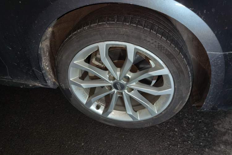 Used Audi A4L 2019 40 TFSI Fashion Edition China VI Emission Standard Right Front Wheel Hub