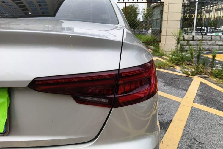 Used Audi A4L 2019 40 TFSI Fashion Edition China VI Emission Standard Right Rear Taillight