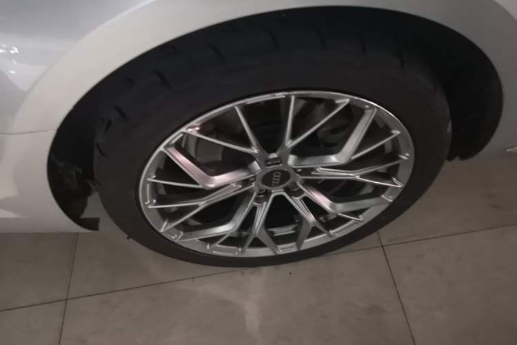 Used Audi A4L 2019 40 TFSI Fashion Edition China VI Emission Standard Right Rear Wheel Hub