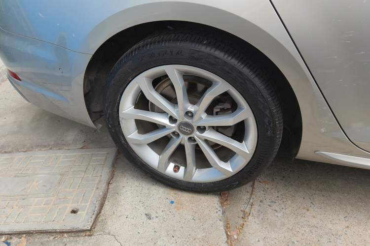Used Audi A4L 2019 40 TFSI Fashion Version China V Right Rear Wheel Hub