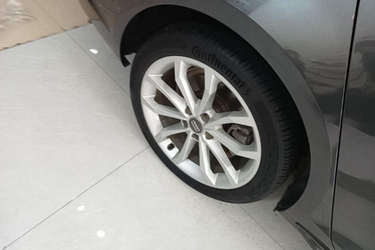 Used Audi A4L 2019 40 TFSI Fashion Edition China VI Emission Standard Right Rear Wheel Hub