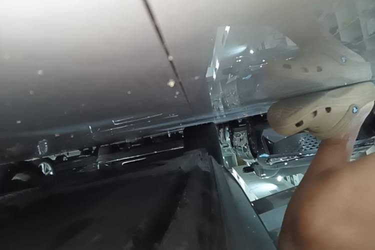 Used Audi A4L 2019 40 TFSI Fashion Edition China VI Emission Standard Right Side Sill
