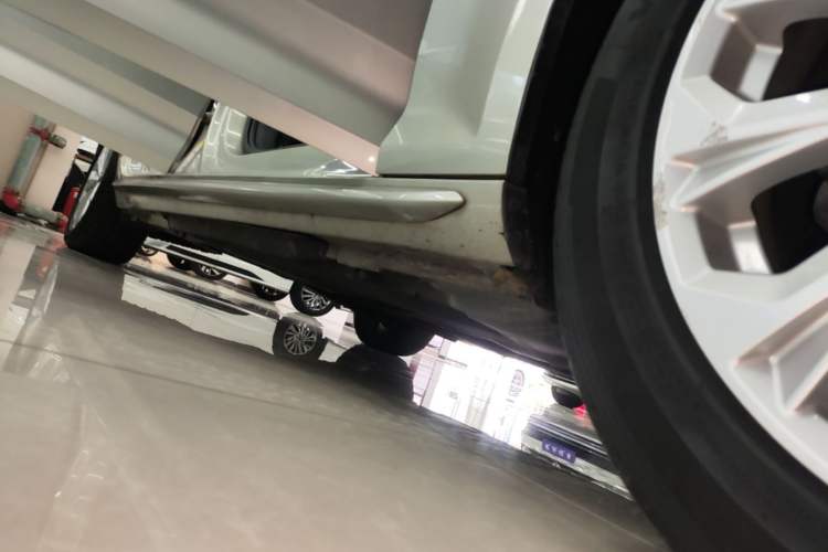 Used Audi A4L 2019 40 TFSI Ambition China VI Right Side Sill