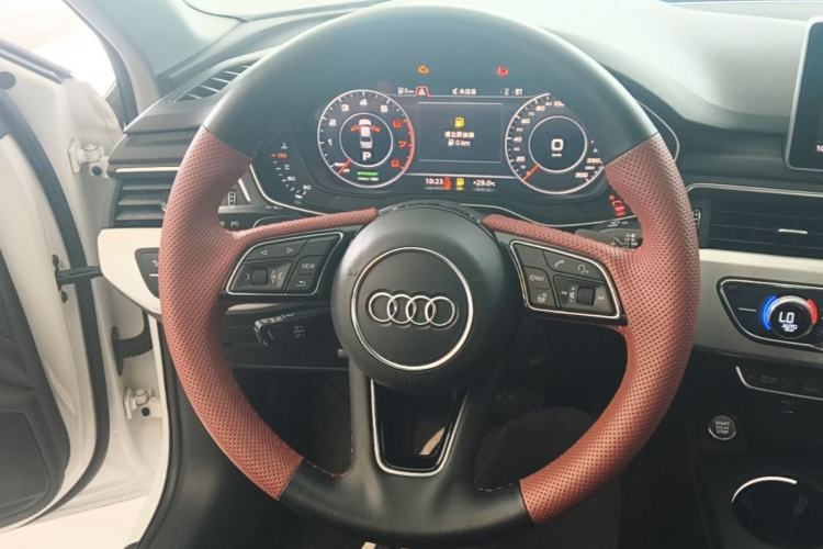 Used Audi A4L 2019 40 TFSI Fashion Edition China VI Emission Standard Steering Wheel