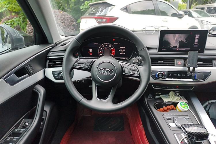 Used Audi A4L 2019 40 TFSI Fashion Edition China VI Emission Standard Steering Wheel