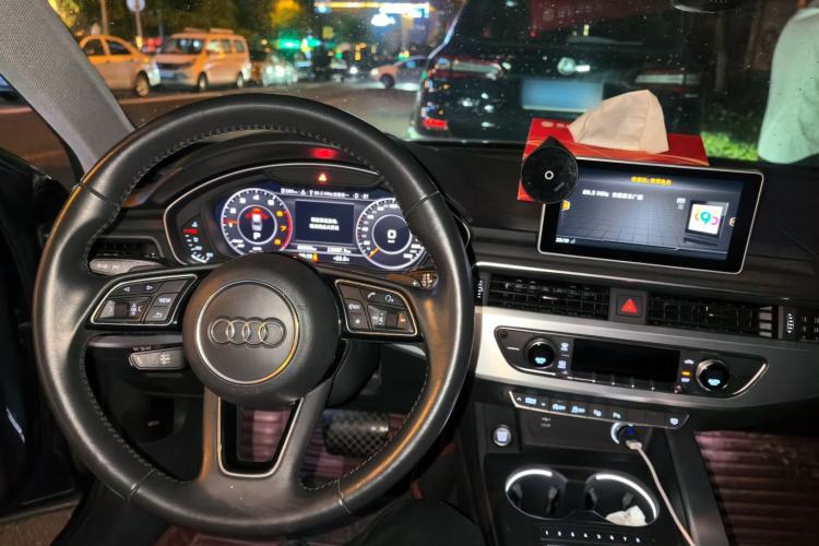 Used Audi A4L 2019 40 TFSI Fashion Edition China VI Emission Standard Steering Wheel