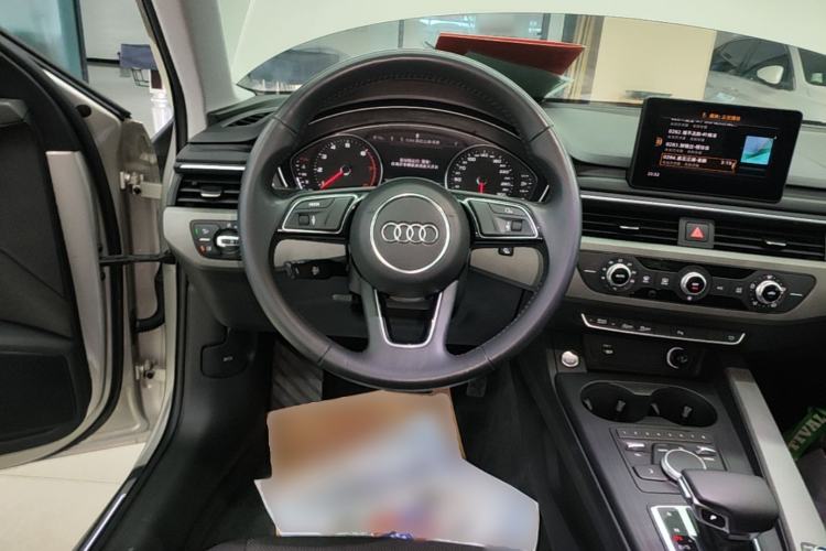 Used Audi A4L 2019 40 TFSI Ambition China VI Steering Wheel