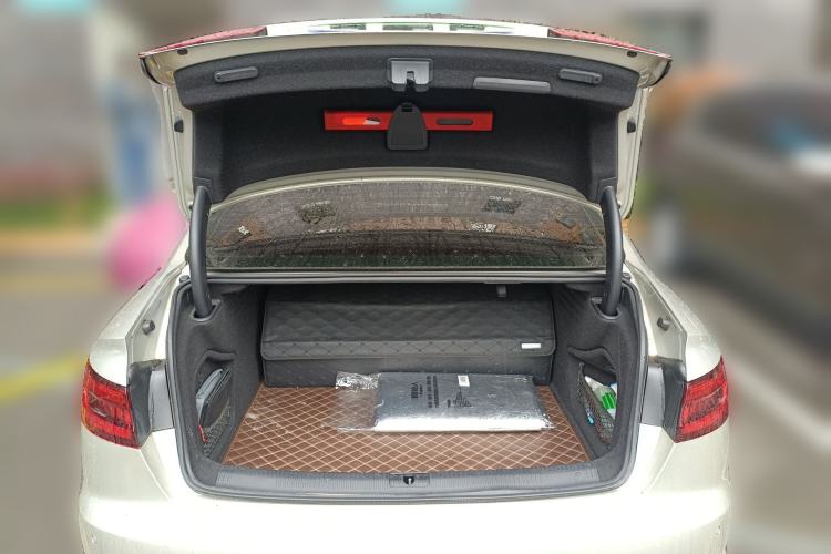 Used Audi A4L 2019 40 TFSI Fashion Edition China VI Emission Standard Trunk