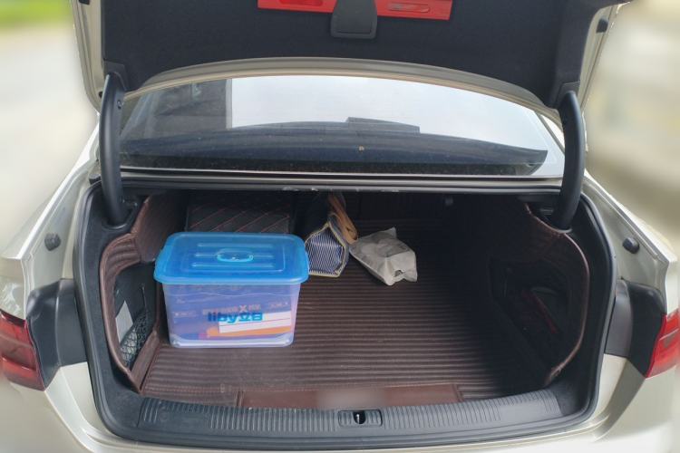 Used Audi A4L 2019 40 TFSI Fashion Edition China VI Emission Standard Trunk