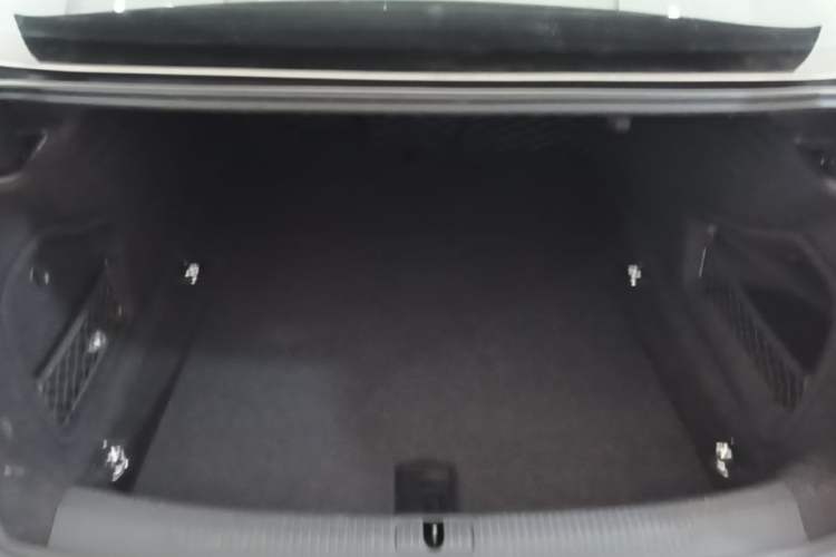 Used Audi A4L 2019 40 TFSI Fashion Edition China VI Emission Standard Trunk