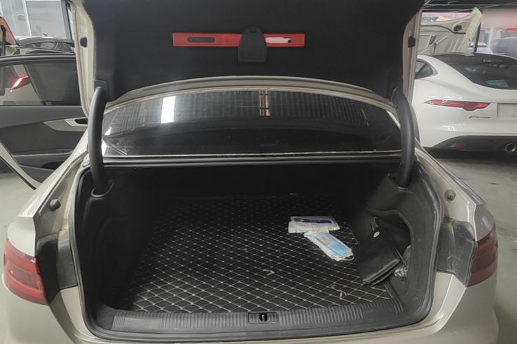 Used Audi A4L 2019 40 TFSI Ambition China VI Trunk