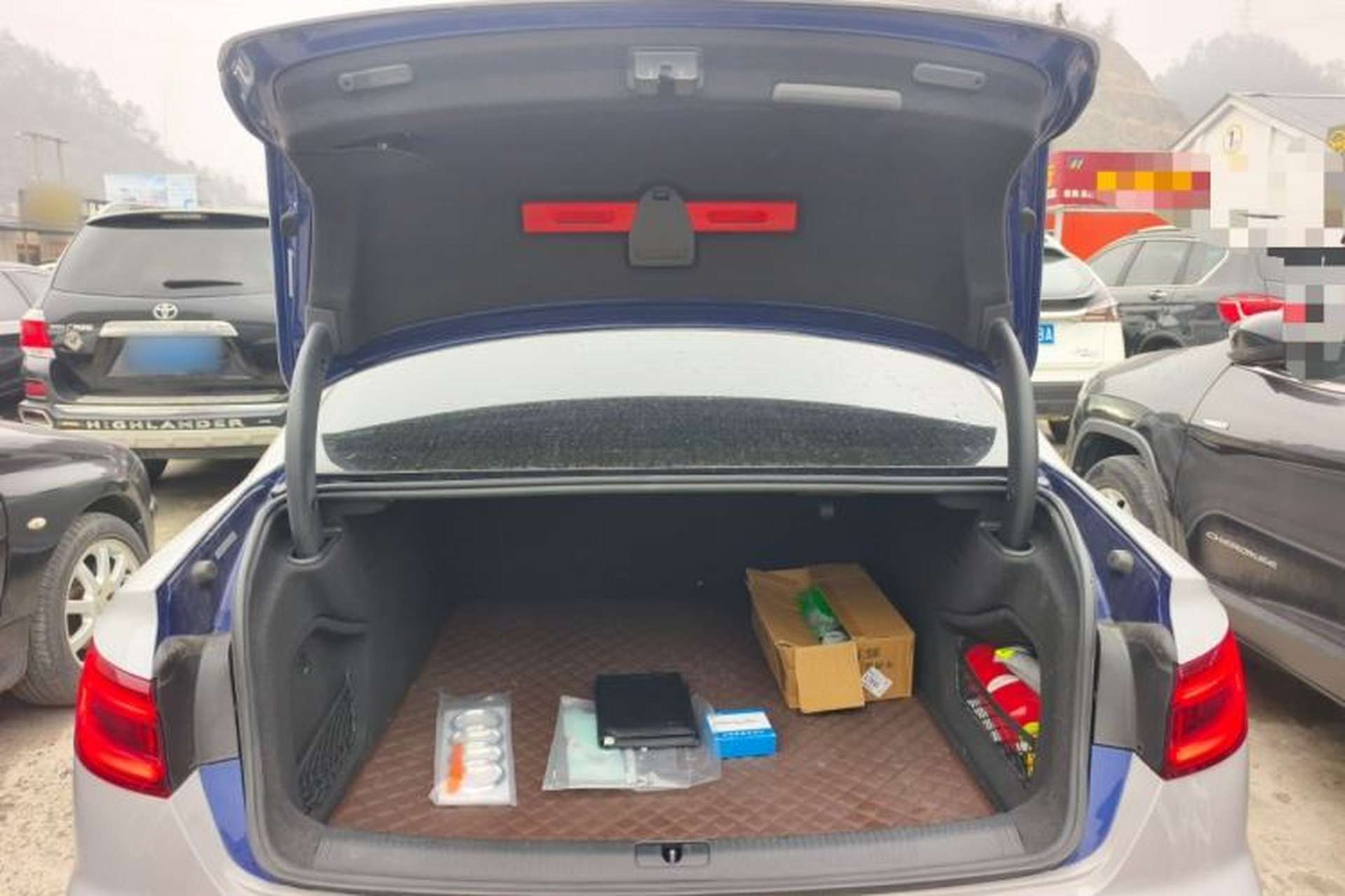 Used Audi A4L 2019 40 TFSI Fashion Edition China VI Emission Standard Trunk
