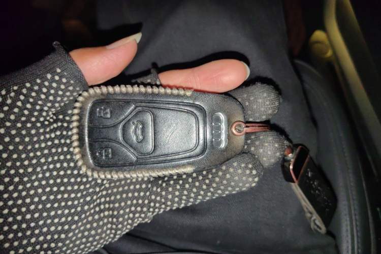 Used Audi A4L 2019 40 TFSI Fashion Edition China VI Emission Standard Vehicle Key