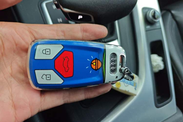 Used Audi A4L 2019 40 TFSI Fashion Edition China VI Emission Standard Vehicle Key