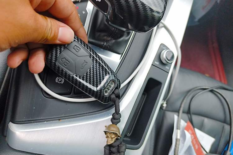 Used Audi A4L 2019 40 TFSI Fashion Edition China VI Emission Standard Vehicle Key