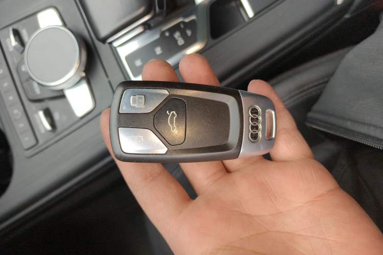 Used Audi A4L 2019 40 TFSI Fashion Version China V Vehicle Key