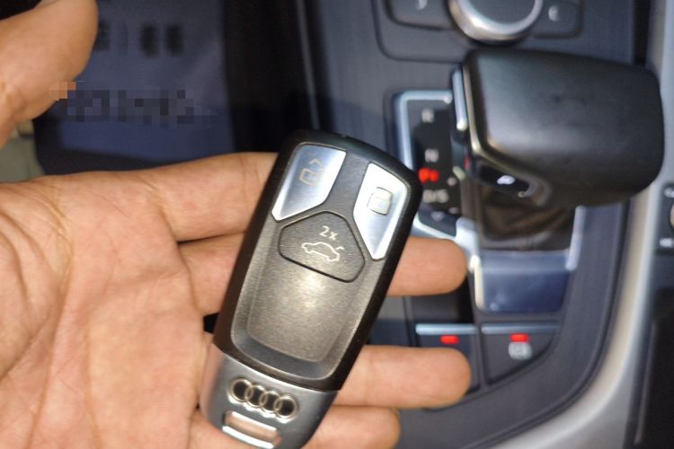 Used Audi A4L 2019 40 TFSI Ambition Version China V Vehicle Key