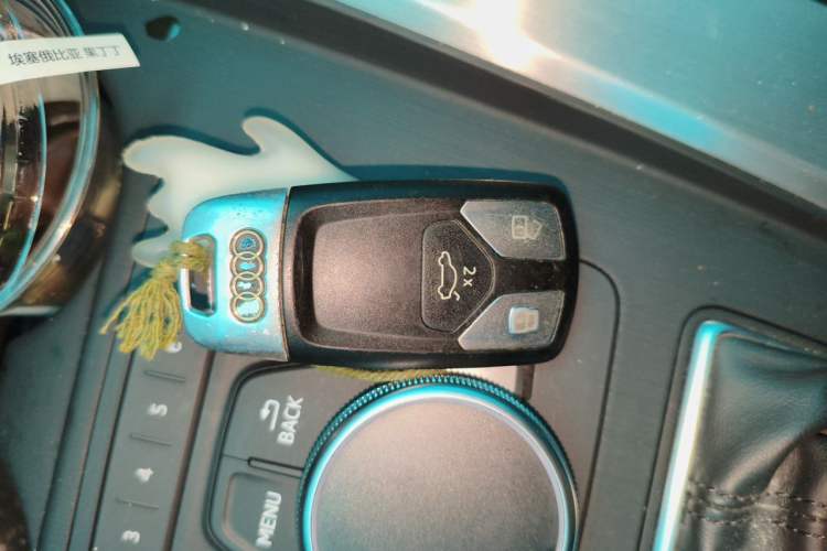 Used Audi A4L 2019 40 TFSI Fashion Edition China VI Emission Standard Vehicle Key
