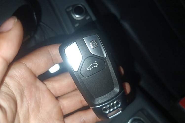 Used Audi A4L 2019 40 TFSI Fashion Version China V Vehicle Key