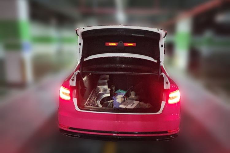 Used Audi A4L 2019 40 TFSI Ambition China VI Trunk