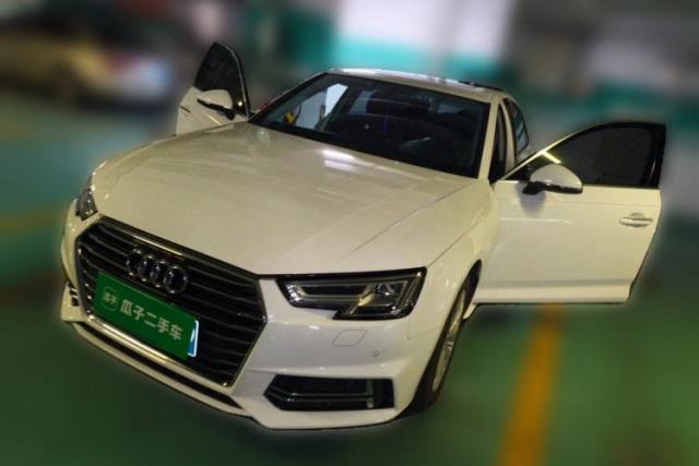 Ojetý Audi A4L 2019 40 TFSI Ambition China VI