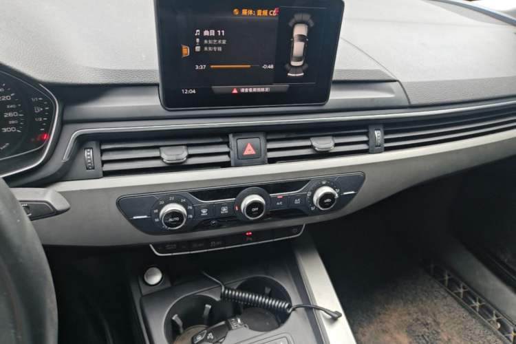 Used Audi A4L 2019 40 TFSI Ambition Version China V Audio And AC Panel