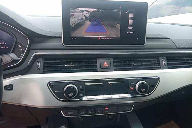 Used Audi A4L 2019 40 TFSI Fashion Version China V Audio And AC Panel