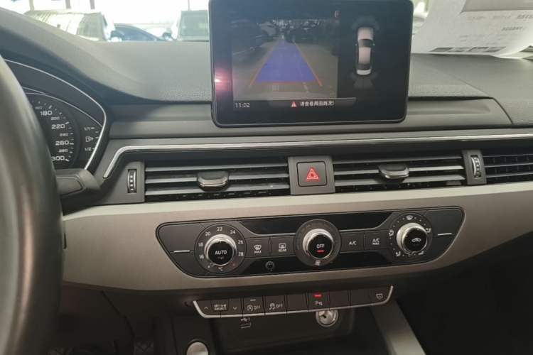 Used Audi A4L 2019 40 TFSI Ambition China VI Audio And AC Panel