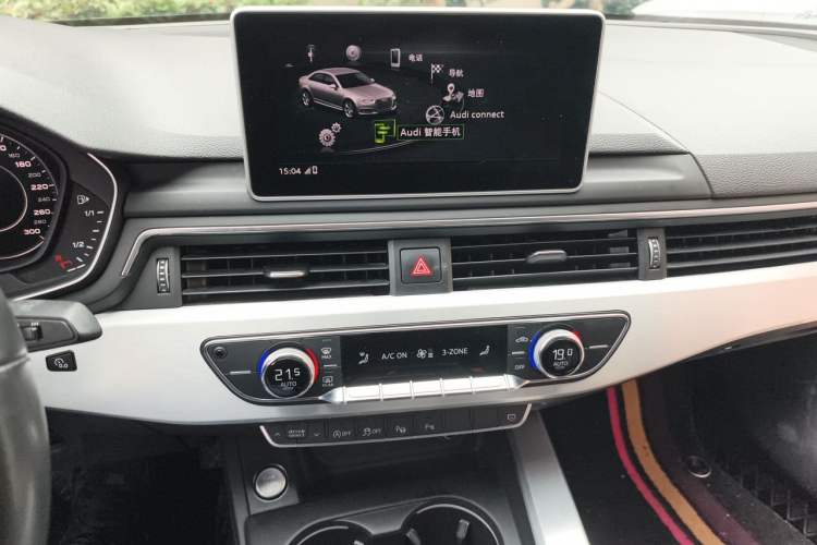 Used Audi A4L 2019 40 TFSI Fashion Edition China VI Emission Standard Audio And AC Panel