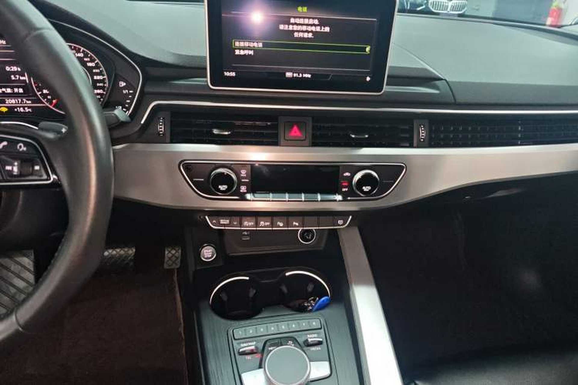 Used Audi A4L 2019 40 TFSI Fashion Edition China VI Emission Standard Audio And AC Panel