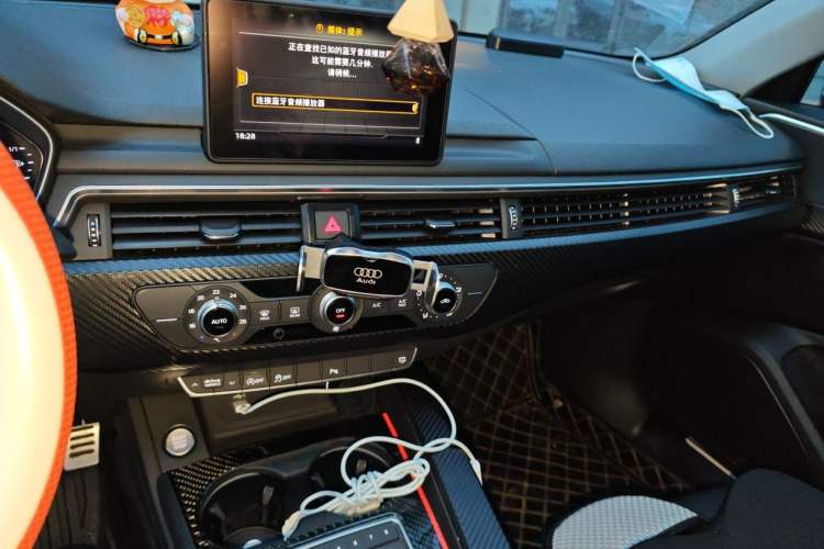 Used Audi A4L 2019 40 TFSI Ambition China VI Audio And AC Panel