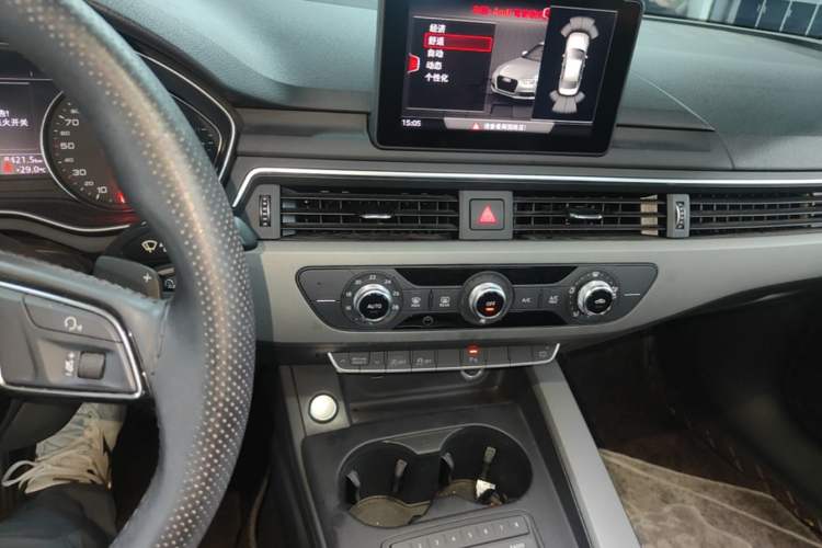 Used Audi A4L 2019 40 TFSI Ambition China VI Audio And AC Panel