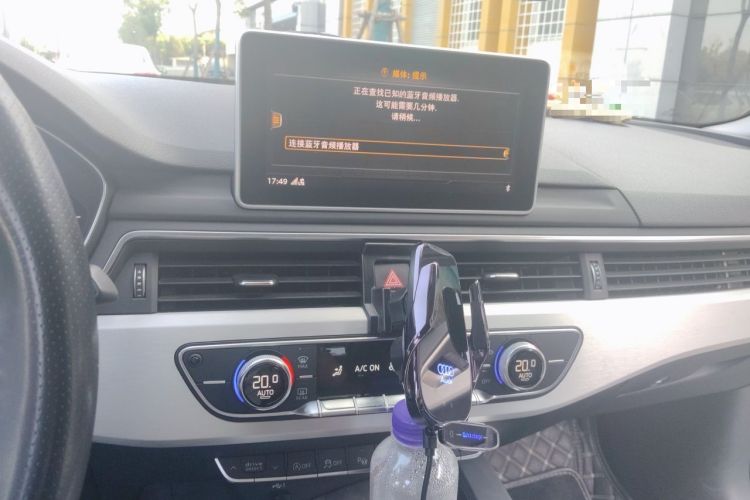 Used Audi A4L 2019 40 TFSI Fashion Edition China VI Emission Standard Audio And AC Panel