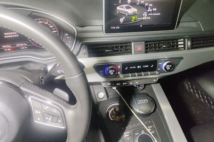 Used Audi A4L 2019 40 TFSI Fashion Edition China VI Emission Standard Audio And AC Panel