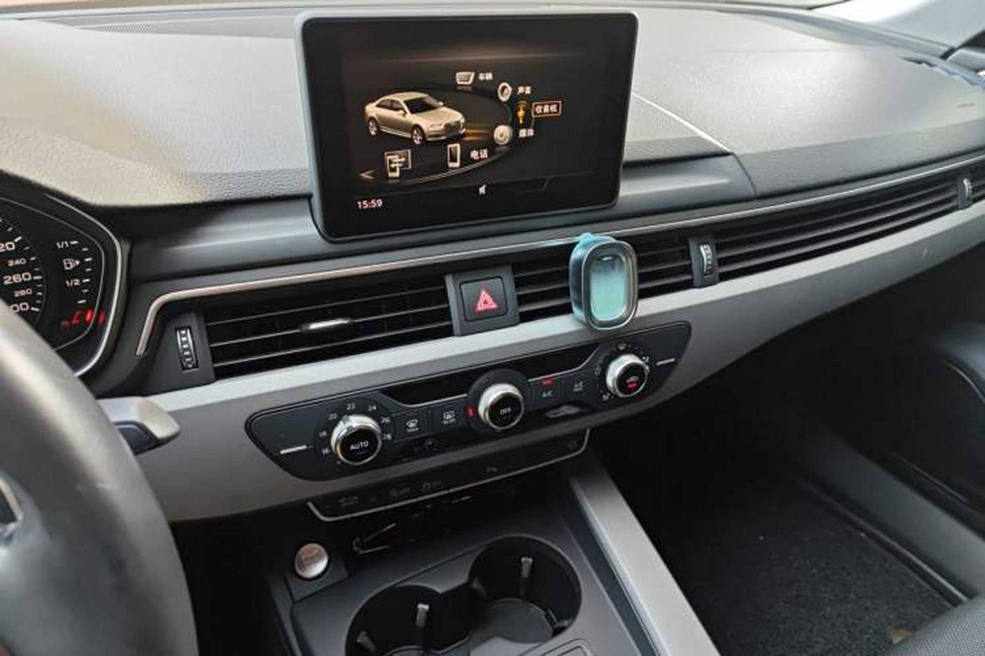 Used Audi A4L 2019 40 TFSI Ambition China VI Audio And AC Panel