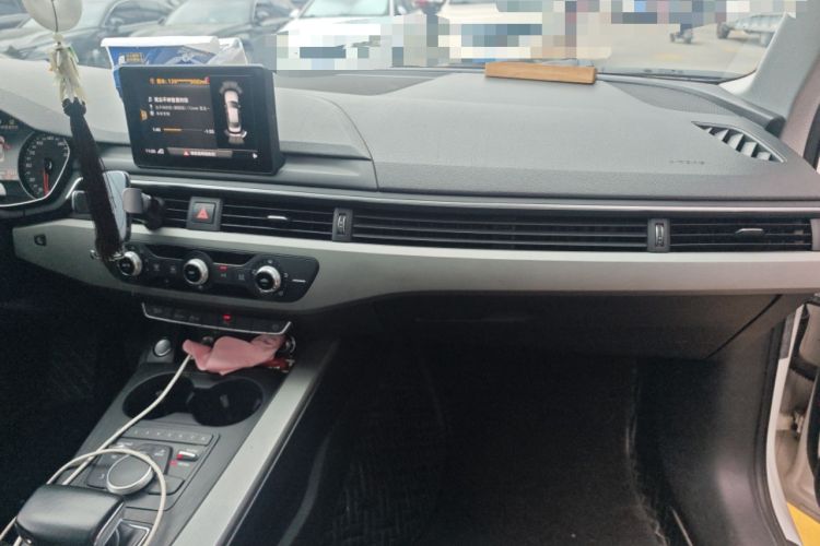 Used Audi A4L 2019 40 TFSI Ambition China VI Audio And AC Panel