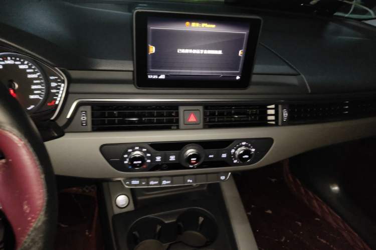 Used Audi A4L 2019 40 TFSI Ambition China VI Audio And AC Panel