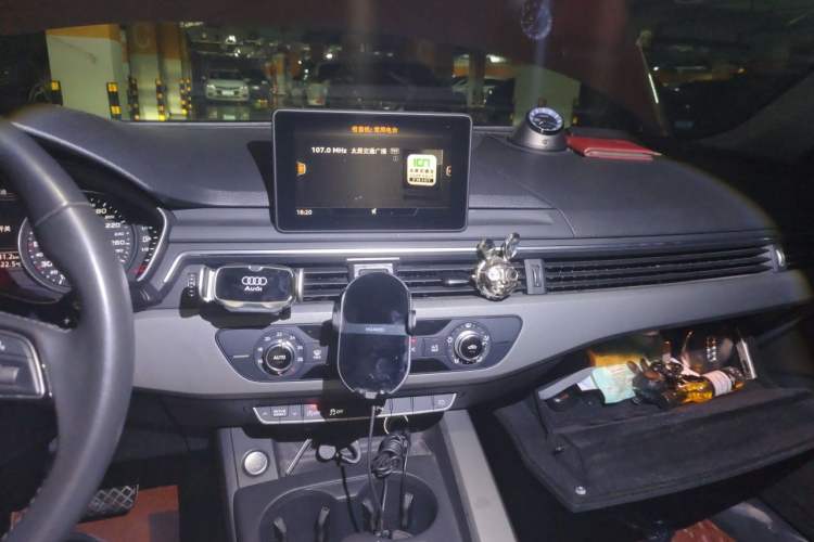 Used Audi A4L 2019 40 TFSI Ambition China VI Audio And AC Panel