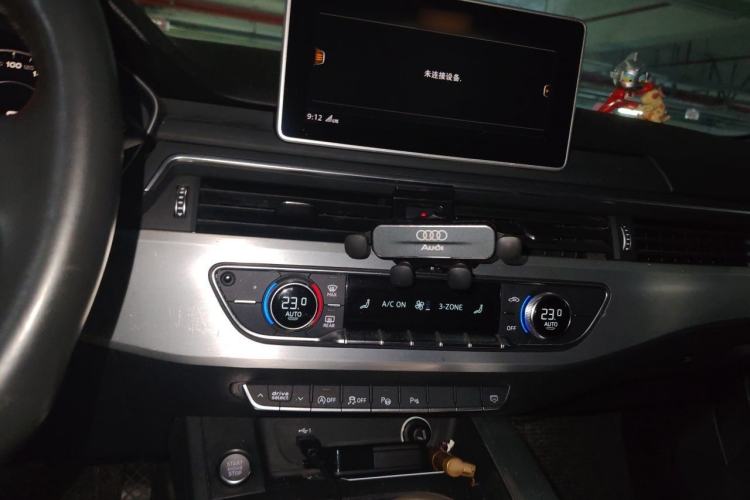 Used Audi A4L 2019 40 TFSI Fashion Edition China VI Emission Standard Audio And AC Panel