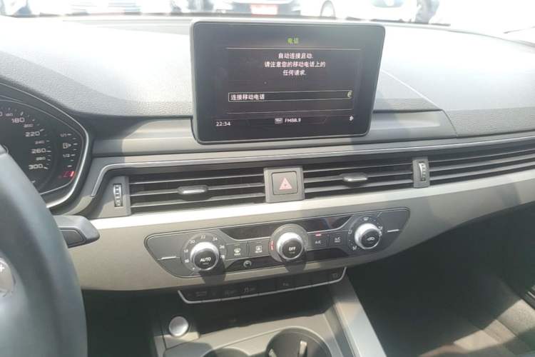 Used Audi A4L 2019 40 TFSI Ambition China VI Audio And AC Panel