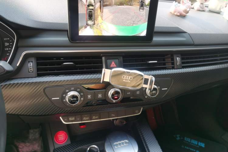 Used Audi A4L 2019 40 TFSI Ambition China VI Audio And AC Panel