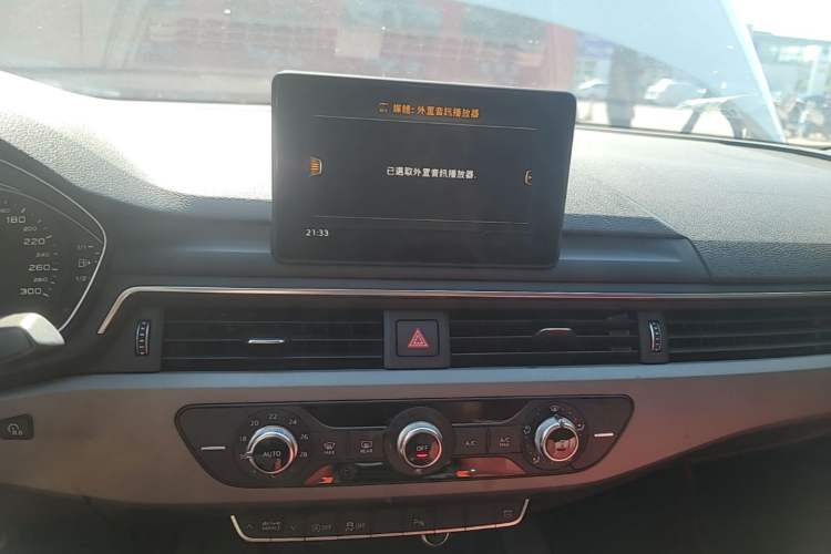 Used Audi A4L 2019 40 TFSI Ambition China VI Audio And AC Panel