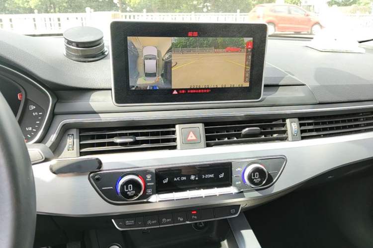 Used Audi A4L 2019 40 TFSI Fashion Version China V Audio And AC Panel