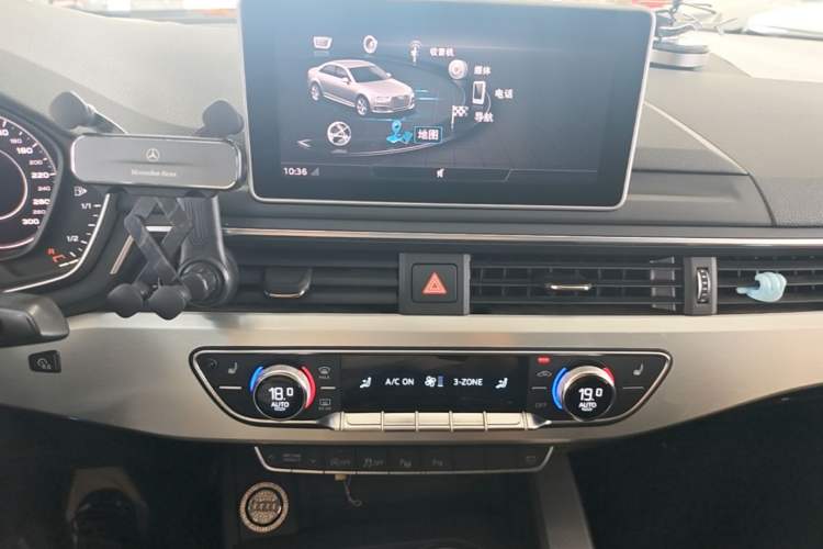 Used Audi A4L 2019 40 TFSI Fashion Edition China VI Emission Standard Audio And AC Panel